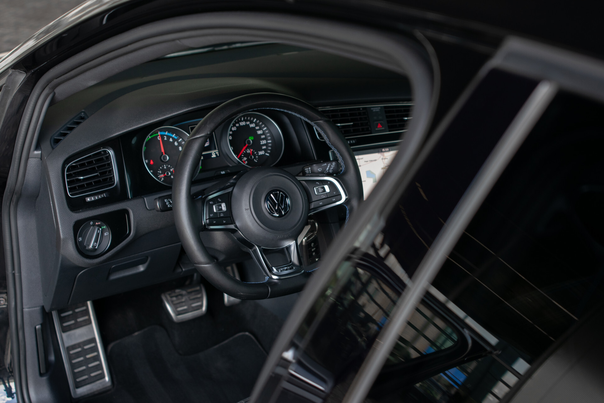 Volkswagen Golf 1.4 TSI GTE Executive Plus | 1ste eigenaar | New Service | Trekhaak | Sportstoelen | LED | 18" | ECC | SOH 83% | Cruise Control Foto 21