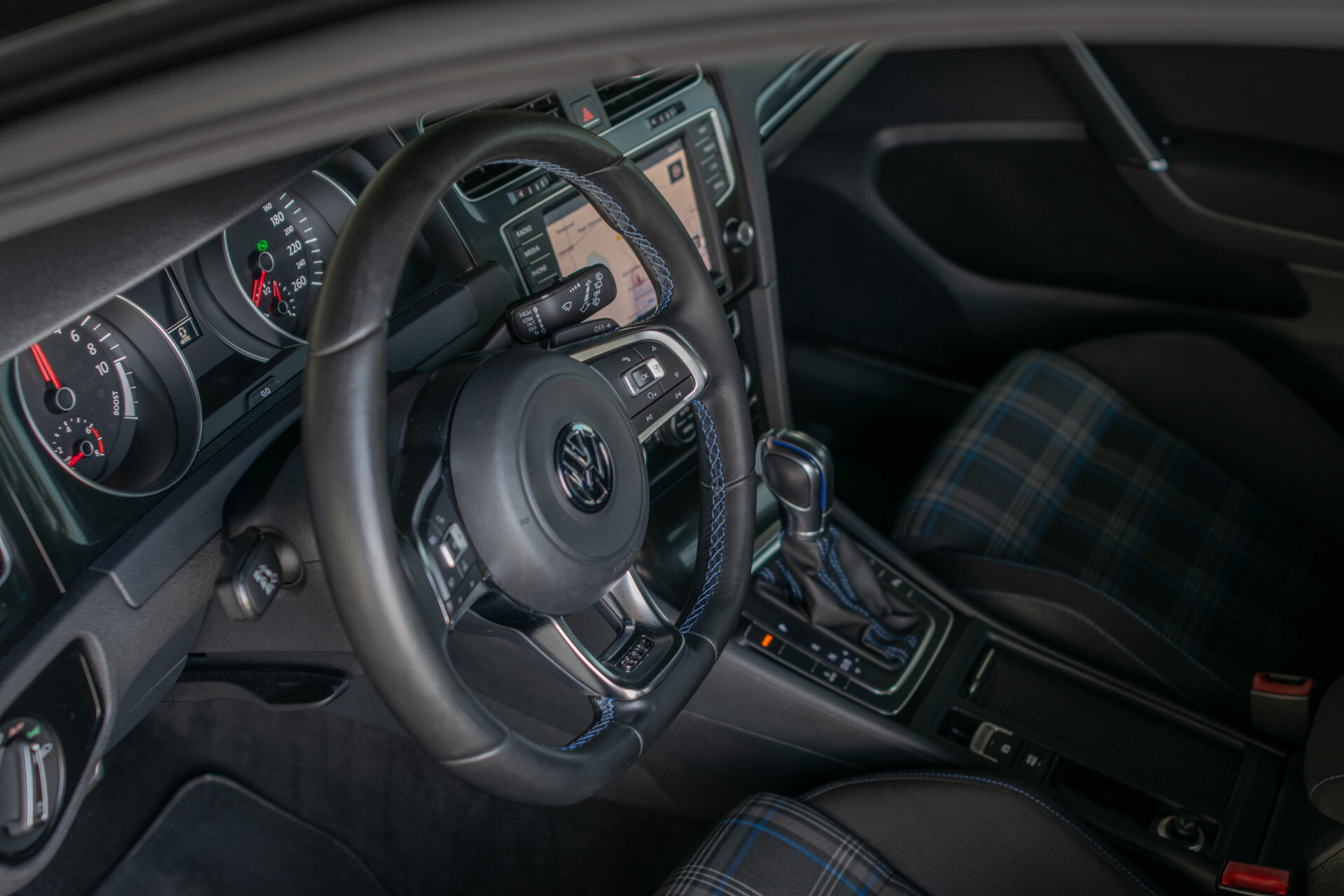 Volkswagen Golf 1.4 TSI GTE Executive Plus | 1ste eigenaar | New Service | Trekhaak | Sportstoelen | LED | 18" | ECC | SOH 83% | Cruise Control Foto 25