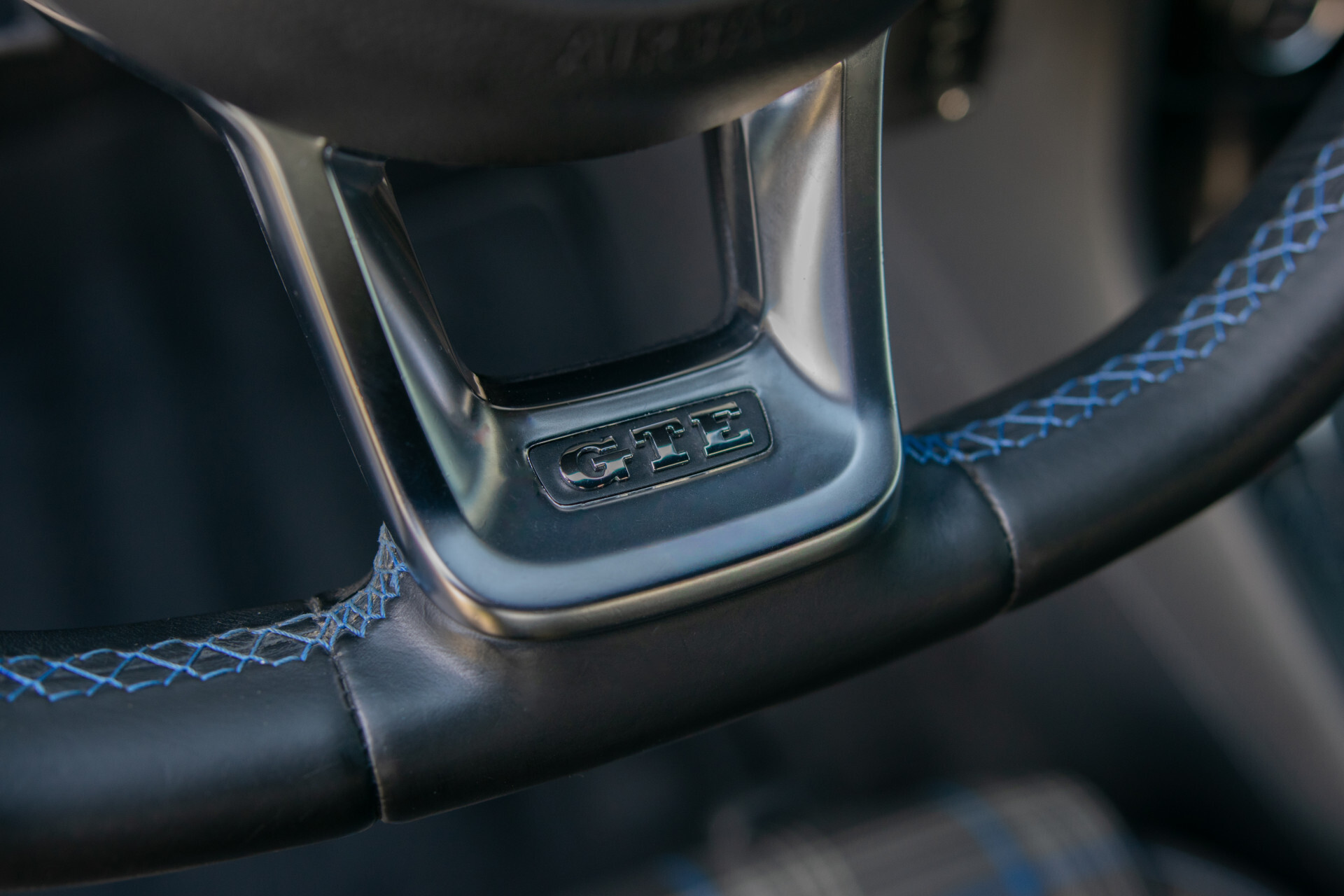 Volkswagen Golf 1.4 TSI GTE Executive Plus | 1ste eigenaar | New Service | Trekhaak | Sportstoelen | LED | 18" | ECC | SOH 83% | Cruise Control Foto 32