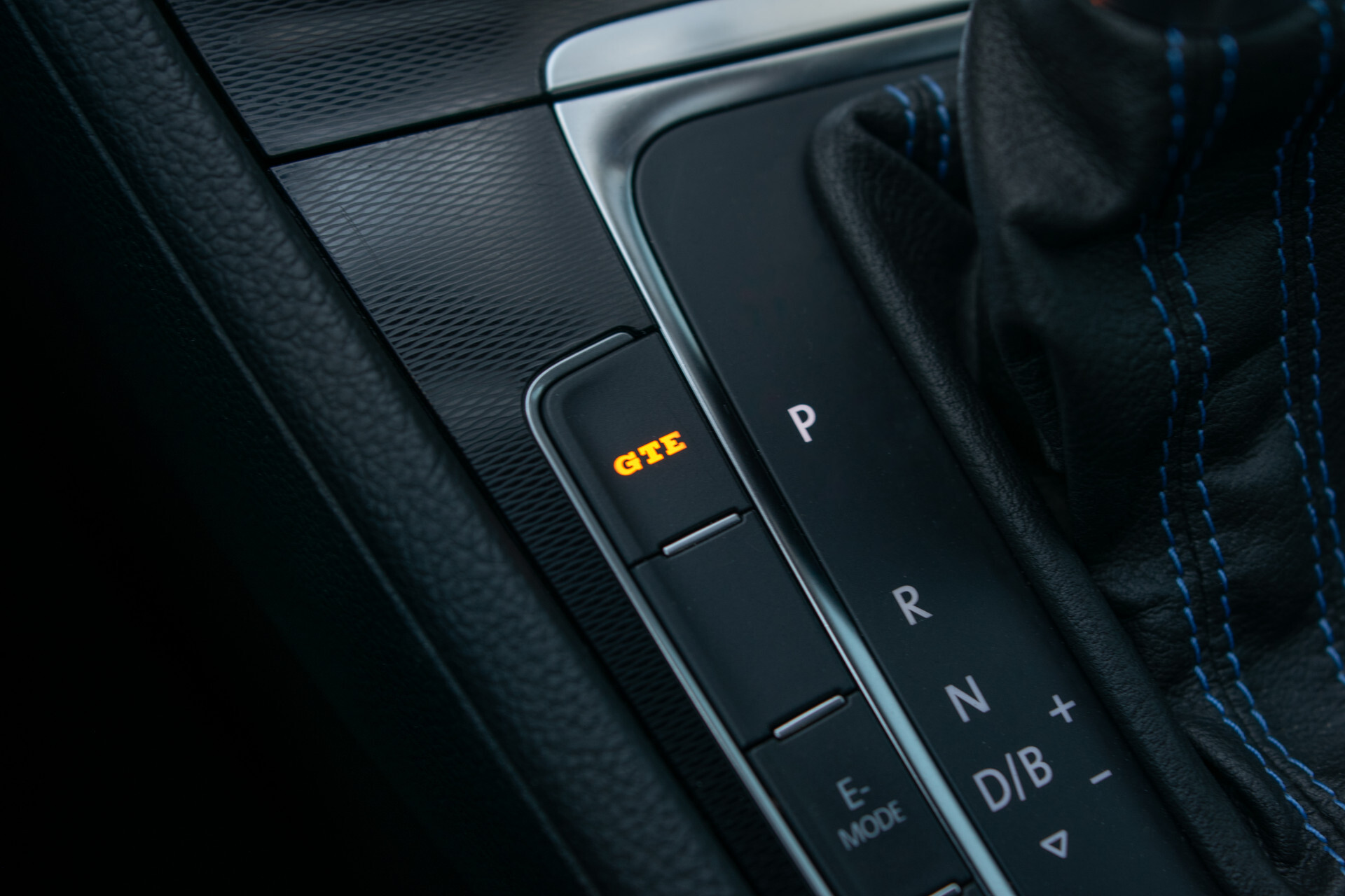 Volkswagen Golf 1.4 TSI GTE Executive Plus | 1ste eigenaar | New Service | Trekhaak | Sportstoelen | LED | 18" | ECC | SOH 83% | Cruise Control Foto 33