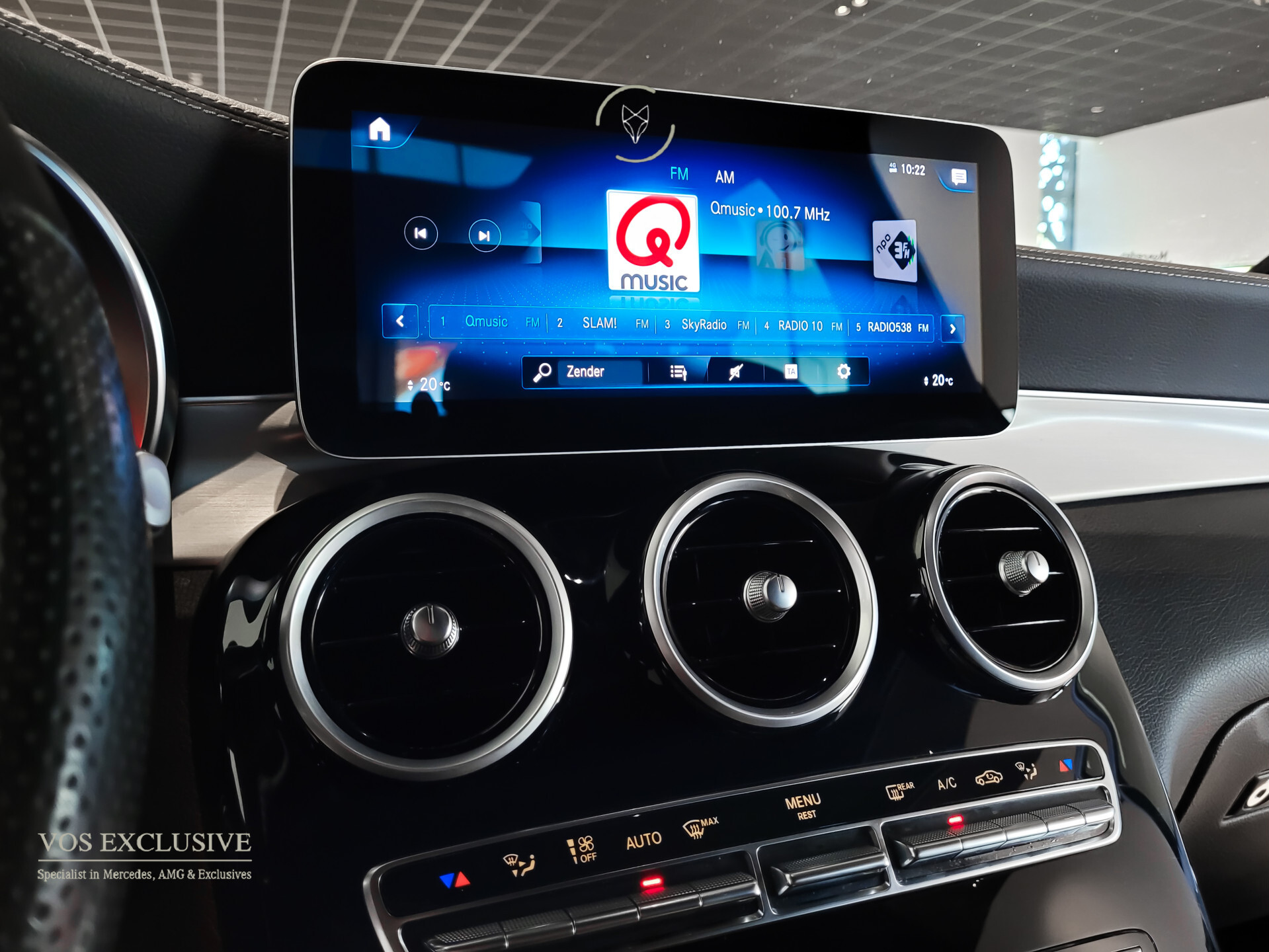 Mercedes-Benz GLC 200 4-M AMG Night | Panorama | 20" | Trekhaak | MBUX | Spoorpakket | Sfeerverlichting | Treeplanken | New Service Foto 7
