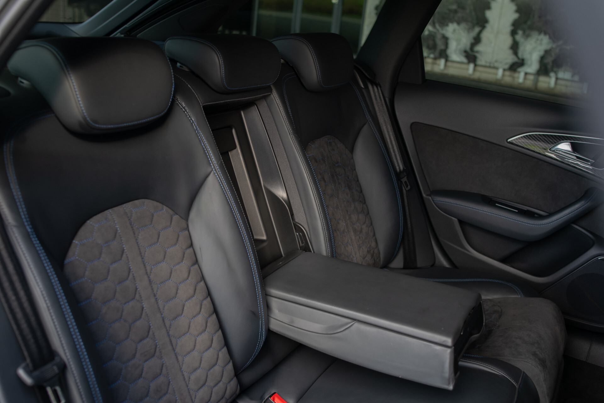 Audi A6 Avant 4.0 TFSI RS 6 Quattro Performance Carbon | Nardo | Memory | 21" | Matrix LED | Bose Foto 14
