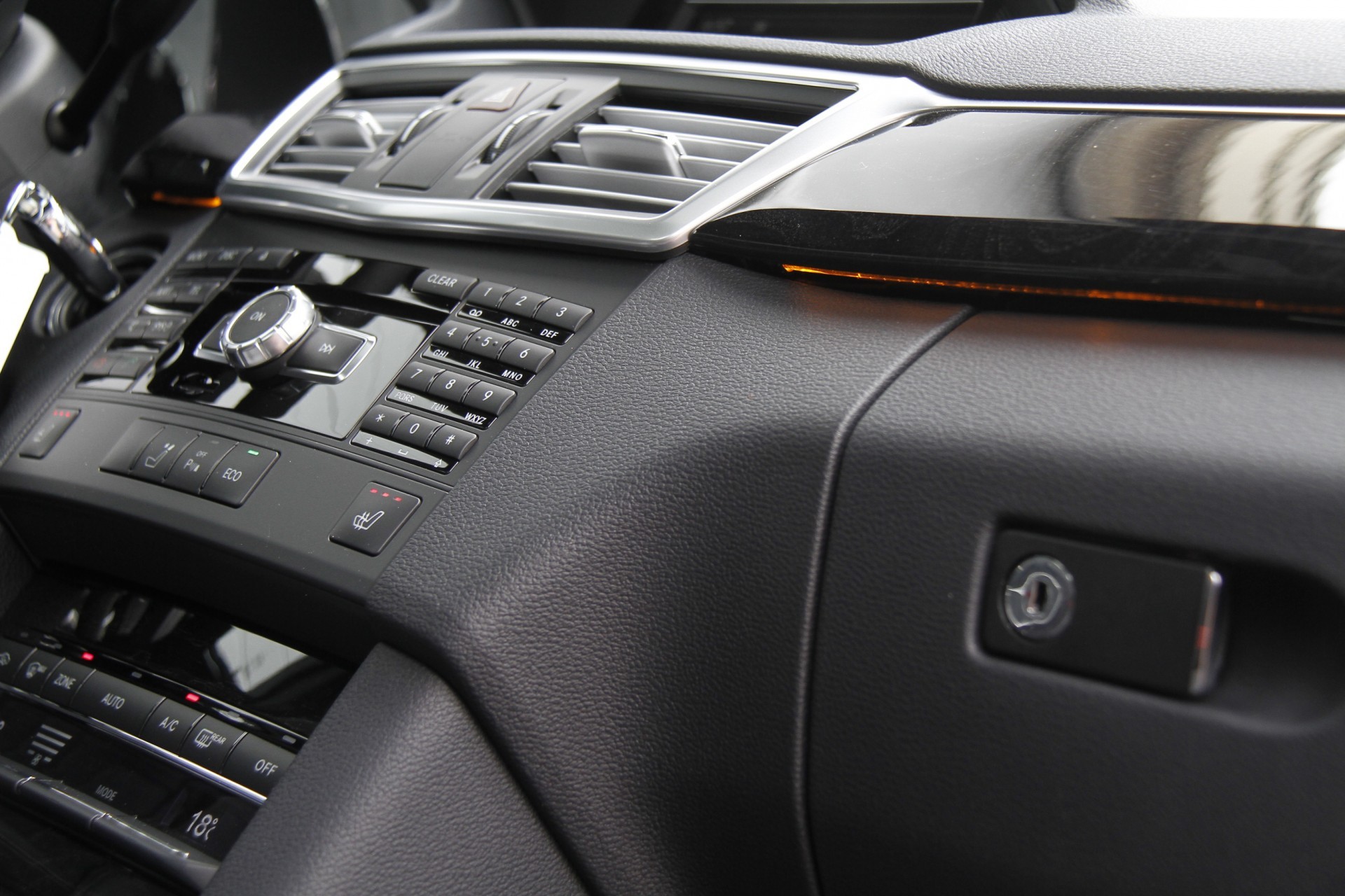 Mercedes-Benz E-Klasse 350 Cdi Avantgarde AMG Dak/Navi/13 DKM Aut7 Foto 10