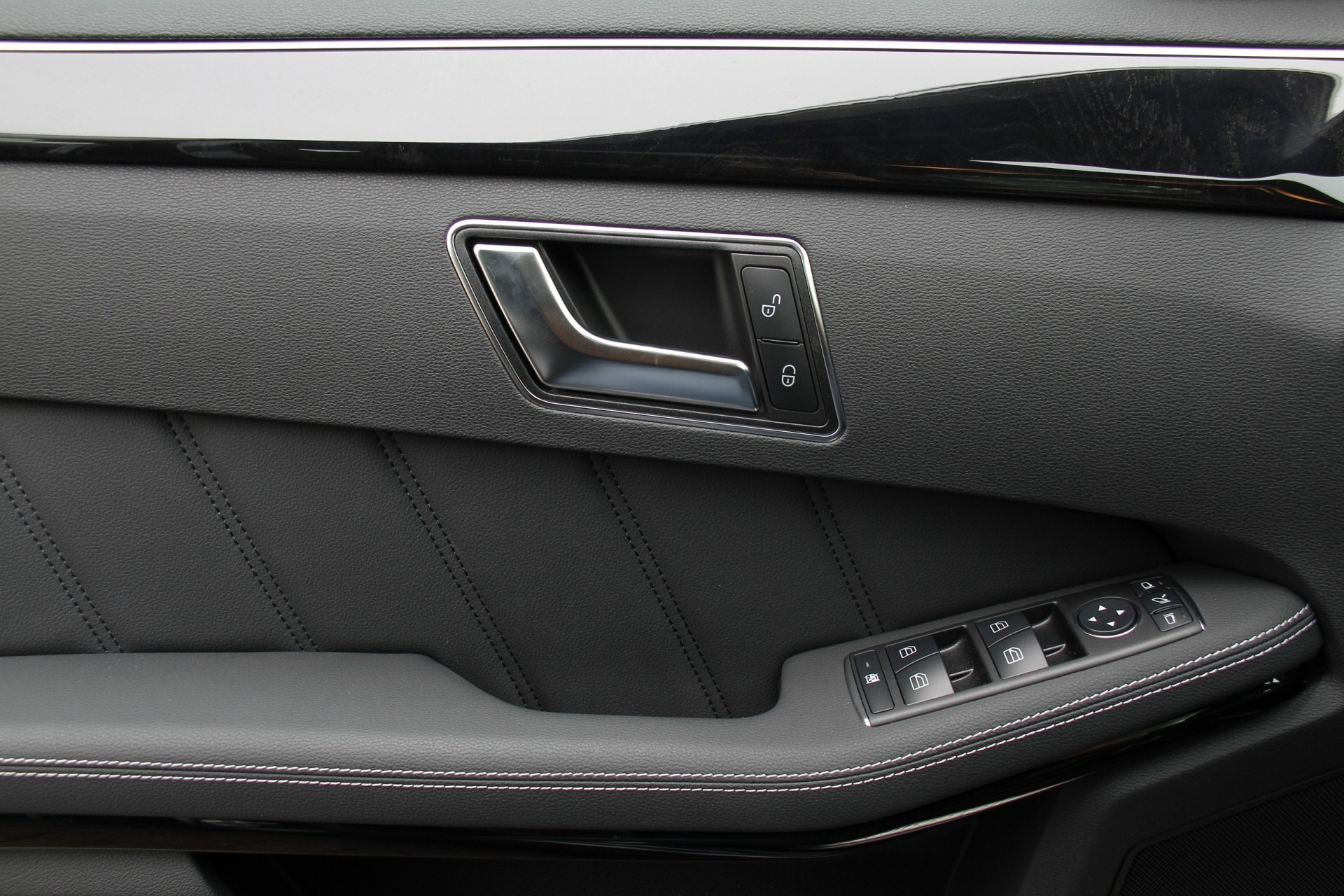 Mercedes-Benz E-Klasse 350 Cdi Avantgarde AMG Dak/Navi/13 DKM Aut7 Foto 8