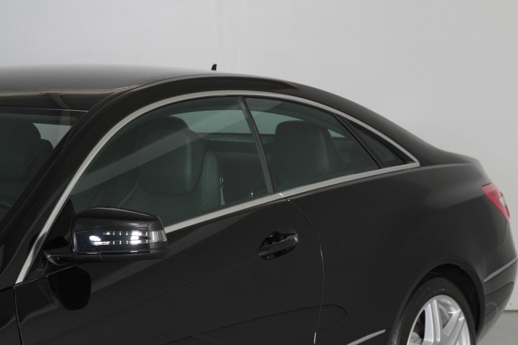 Mercedes-Benz E-Klasse Coupé 250 CGI Coupe AMG/Leer/Navi Aut5 36DKM Foto 17