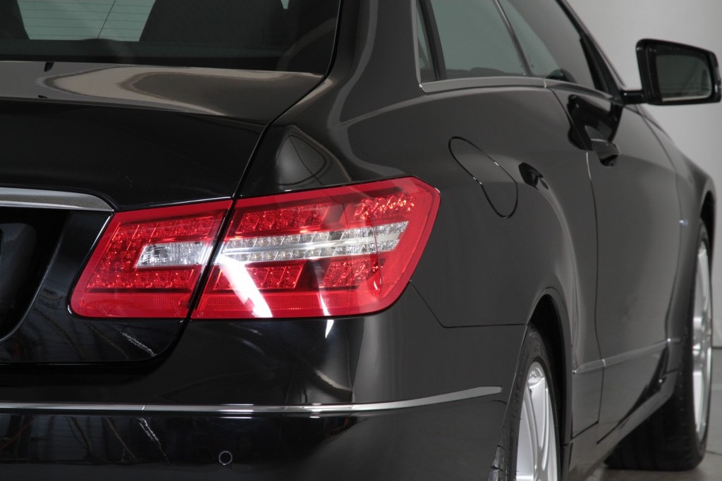 Mercedes-Benz E-Klasse Coupé 250 CGI Coupe AMG/Leer/Navi Aut5 36DKM Foto 19