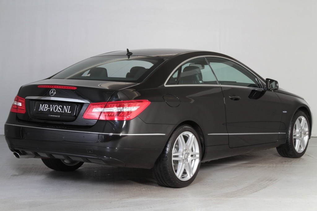 Mercedes-Benz E-Klasse Coupé 250 CGI Coupe AMG/Leer/Navi Aut5 36DKM Foto 2