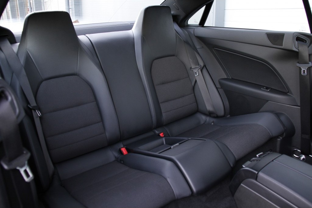 Mercedes-Benz E-Klasse Coupé 250 CGI Coupe AMG/Leer/Navi Aut5 36DKM Foto 4