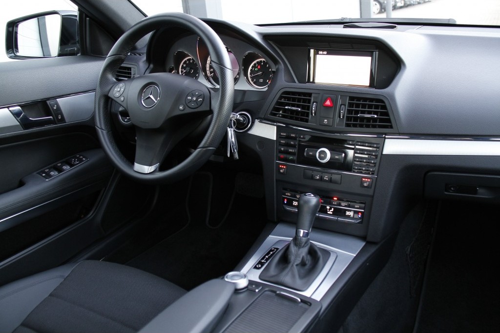 Mercedes-Benz E-Klasse Coupé 250 CGI Coupe AMG/Leer/Navi Aut5 36DKM Foto 6