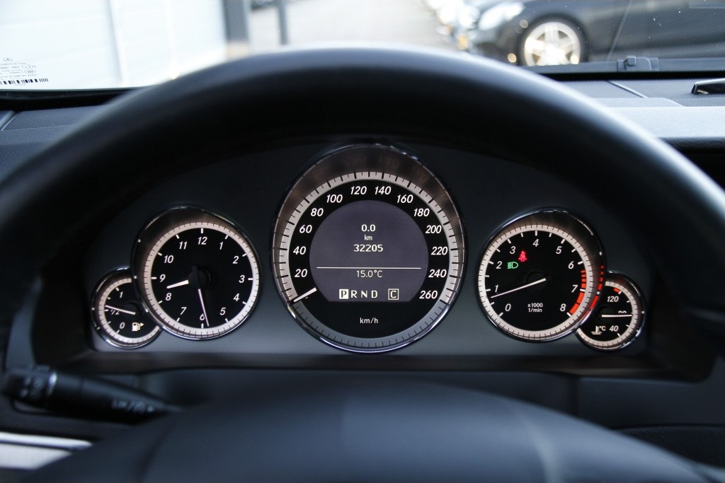 Mercedes-Benz E-Klasse Coupé 250 CGI Coupe AMG/Leer/Navi Aut5 36DKM Foto 7