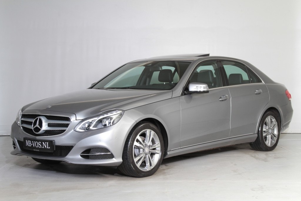 Mercedes-Benz E-Klasse 200 Avantgarde Schuifdak/ILS/3D-Navi/Wiss NW MODEL Aut7 Foto 1