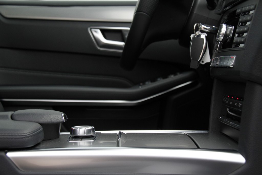 Mercedes-Benz E-Klasse 200 Avantgarde Schuifdak/ILS/3D-Navi/Wiss NW MODEL Aut7 Foto 10