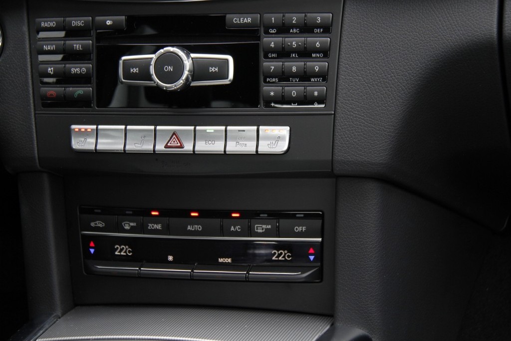 Mercedes-Benz E-Klasse 200 Avantgarde Schuifdak/ILS/3D-Navi/Wiss NW MODEL Aut7 Foto 11