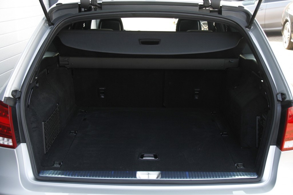 Mercedes-Benz E-Klasse Estate 250 Avantgarde AMG Luchtvering Panorama Sound Aut7 Foto 10