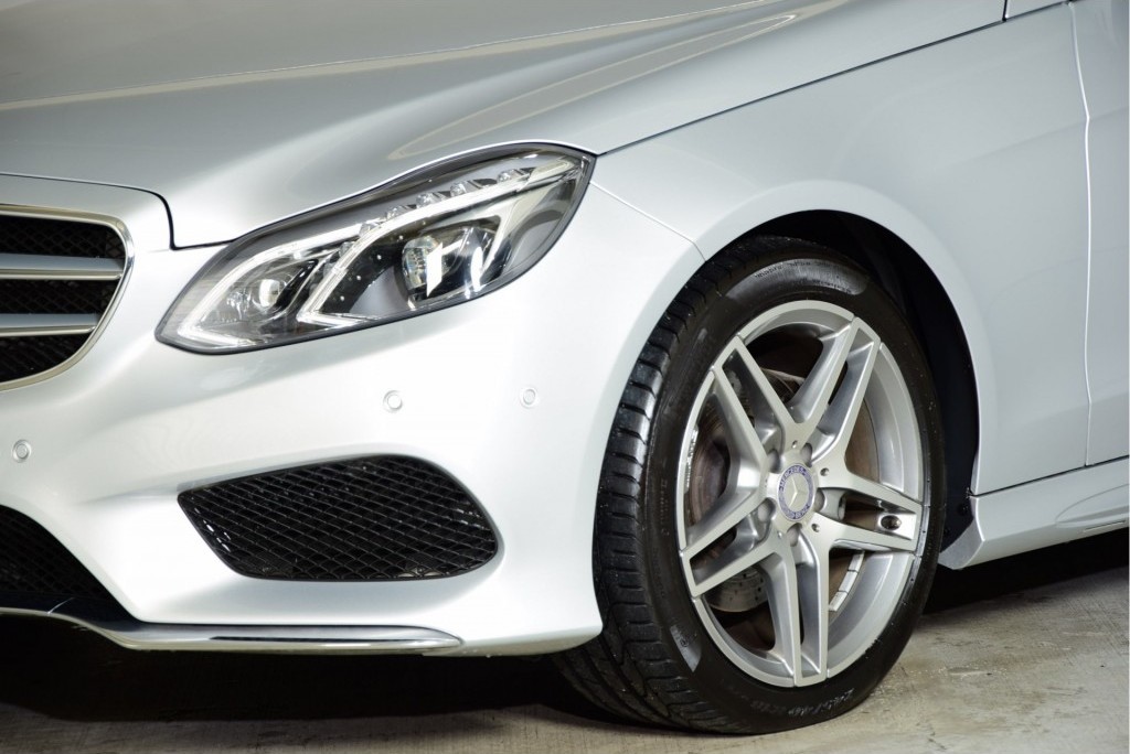 Mercedes-Benz E-Klasse Estate 250 Avantgarde AMG Luchtvering Panorama Sound Aut7 Foto 14