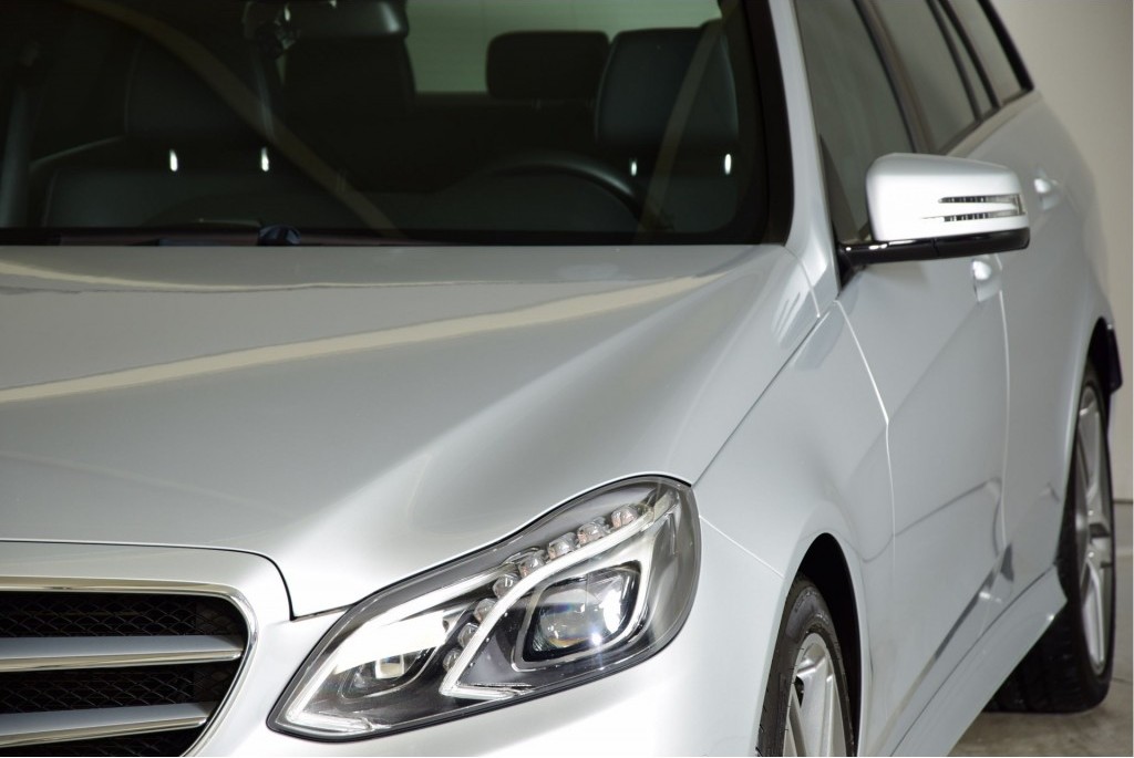 Mercedes-Benz E-Klasse Estate 250 Avantgarde AMG Luchtvering Panorama Sound Aut7 Foto 17