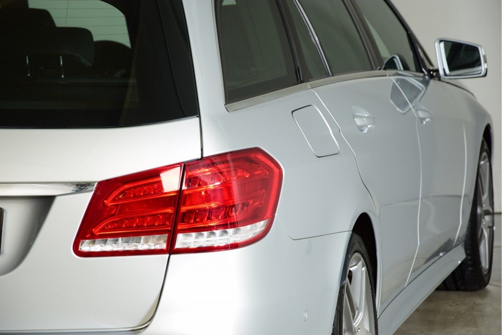 Mercedes-Benz E-Klasse Estate 250 Avantgarde AMG Luchtvering Panorama Sound Aut7 Foto 19