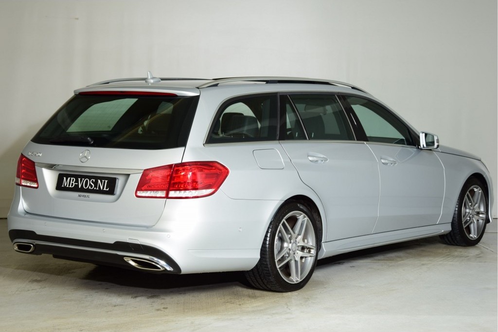 Mercedes-Benz E-Klasse Estate 250 Avantgarde AMG Luchtvering Panorama Sound Aut7 Foto 2