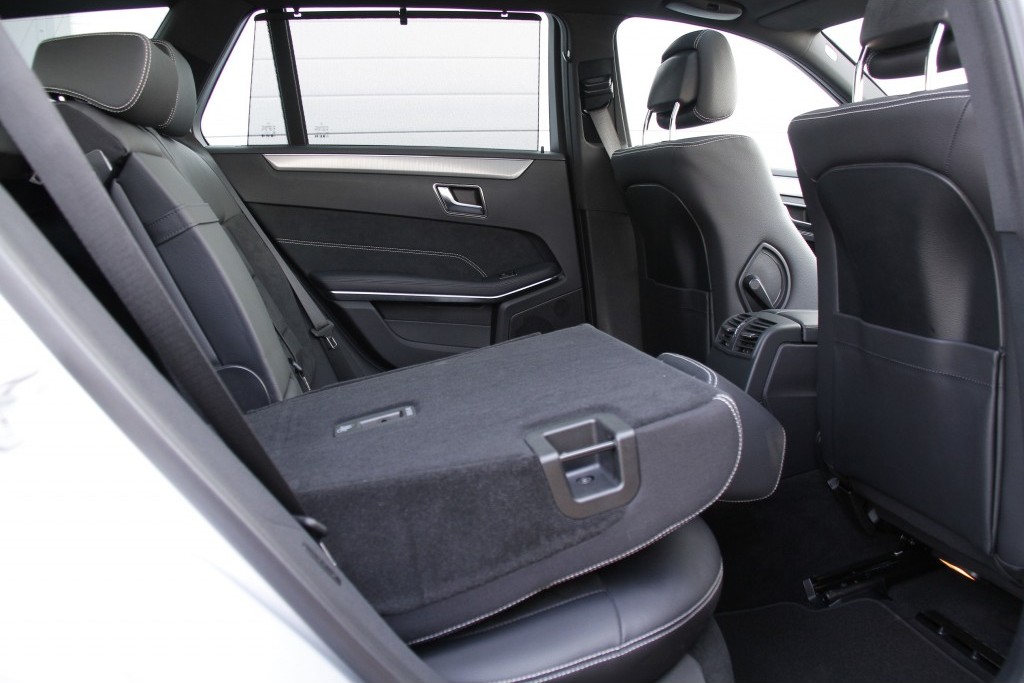 Mercedes-Benz E-Klasse Estate 250 Avantgarde AMG Luchtvering Panorama Sound Aut7 Foto 5