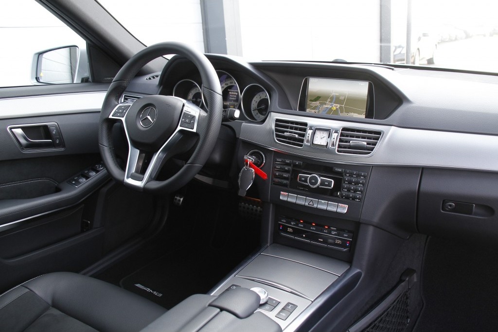 Mercedes-Benz E-Klasse Estate 250 Avantgarde AMG Luchtvering Panorama Sound Aut7 Foto 6