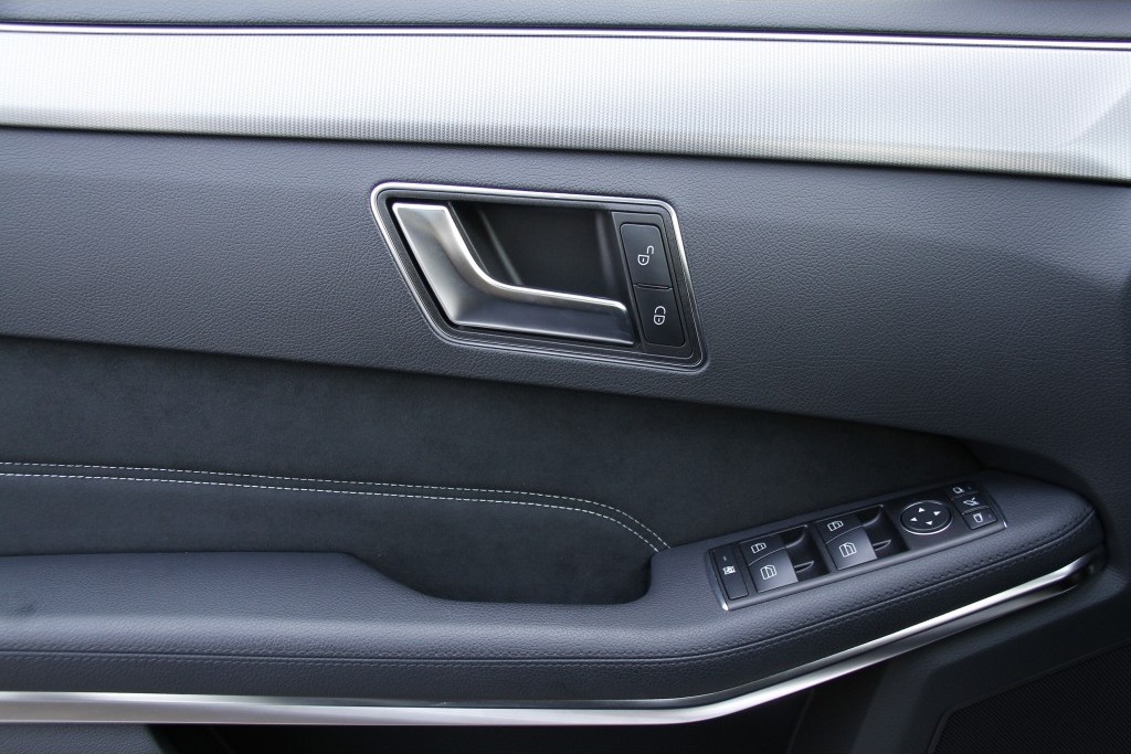 Mercedes-Benz E-Klasse Estate 250 Avantgarde AMG Luchtvering Panorama Sound Aut7 Foto 9