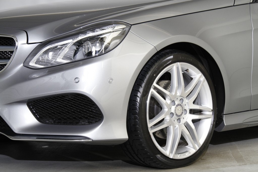 Mercedes-Benz E-Klasse Estate 300 Bluetec AMG/Distronic/Sound/Standkachel/Com/ILS/Leder Aut7 Foto 13