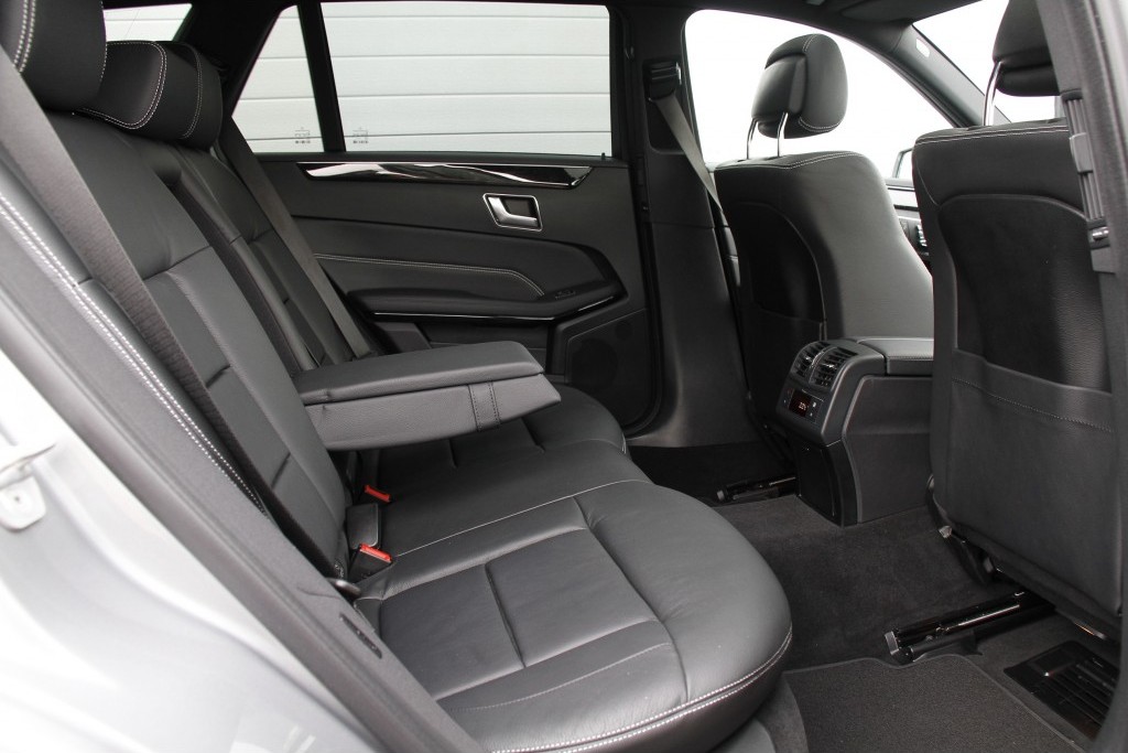 Mercedes-Benz E-Klasse Estate 300 Bluetec AMG/Distronic/Sound/Standkachel/Com/ILS/Leder Aut7 Foto 4