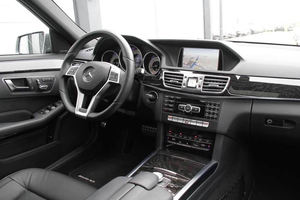 Mercedes-Benz E-Klasse Estate 300 Bluetec AMG/Distronic/Sound/Standkachel/Com/ILS/Leder Aut7 Foto 5