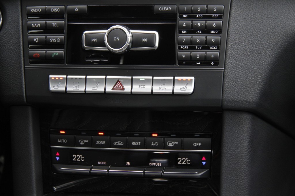 Mercedes-Benz E-Klasse Estate 300 Bluetec AMG/Distronic/Sound/Standkachel/Com/ILS/Leder Aut7 Foto 9