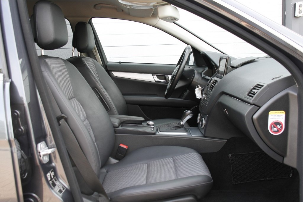 Mercedes-Benz C-Klasse Estate 220 Cdi Estate Avantgarde COM/DVD Aut5 Foto 3