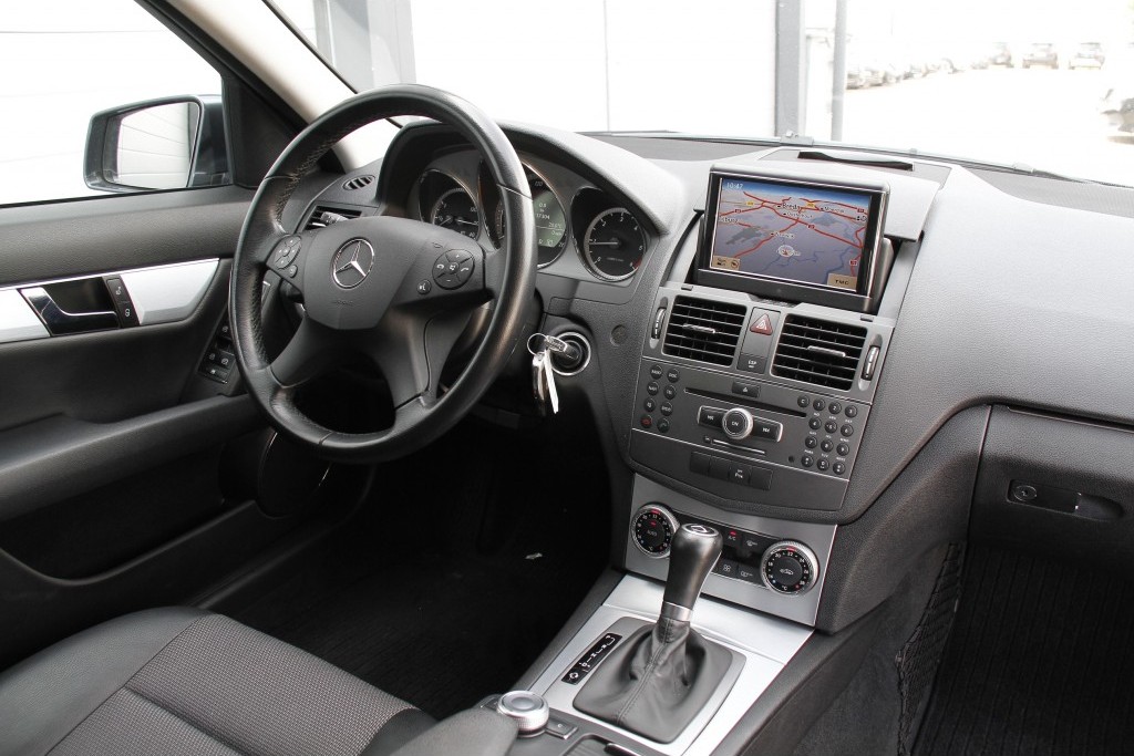 Mercedes-Benz C-Klasse Estate 220 Cdi Estate Avantgarde COM/DVD Aut5 Foto 6