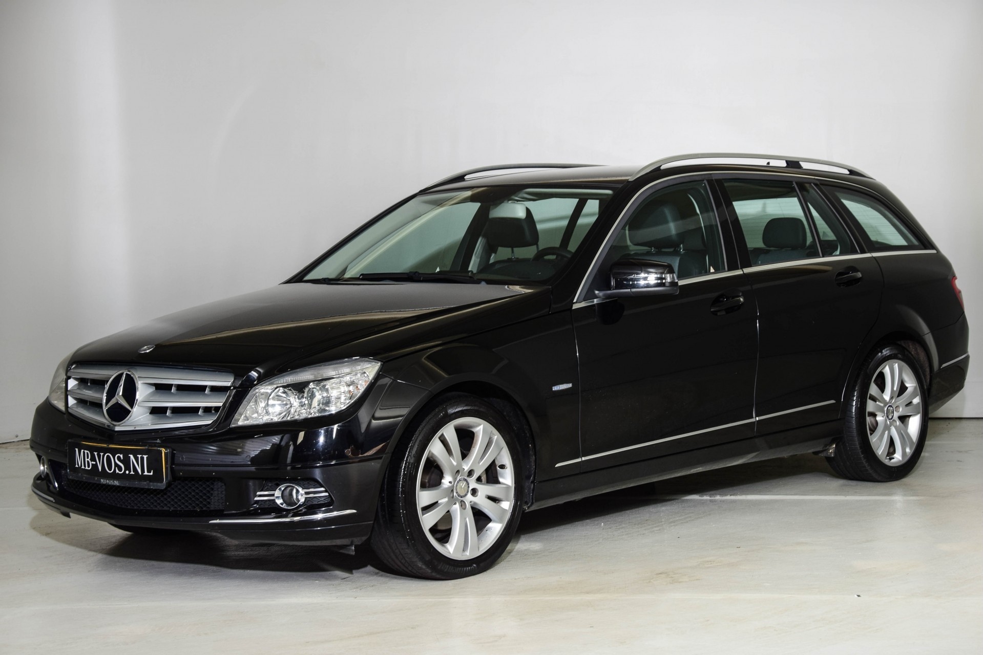 Mercedes-Benz C-Klasse 180 CGI BE Avantgarde Comand/DVD/Pts Aut5 Foto 1