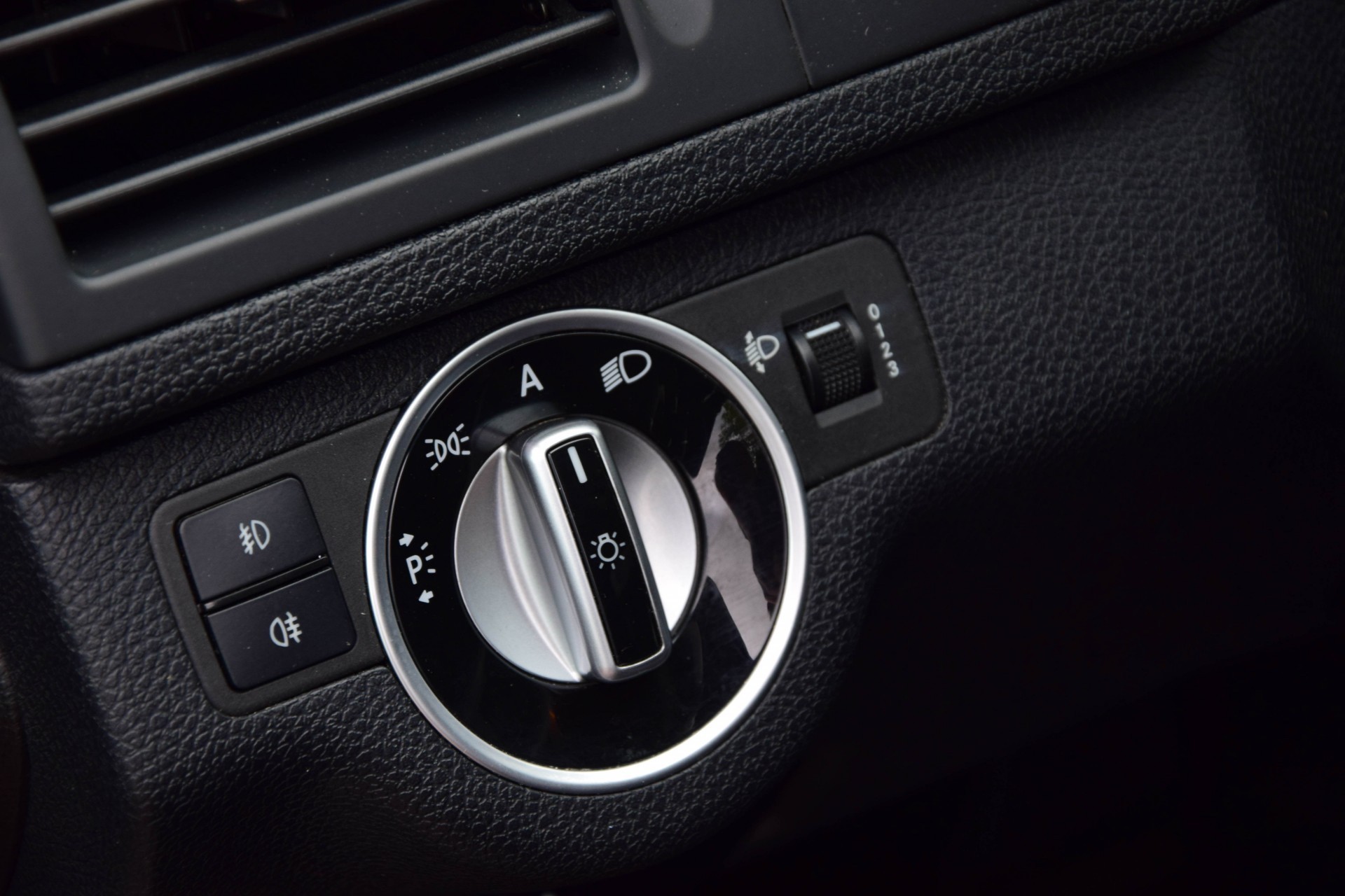 Mercedes-Benz C-Klasse 180 CGI BE Avantgarde Comand/DVD/Pts Aut5 Foto 10