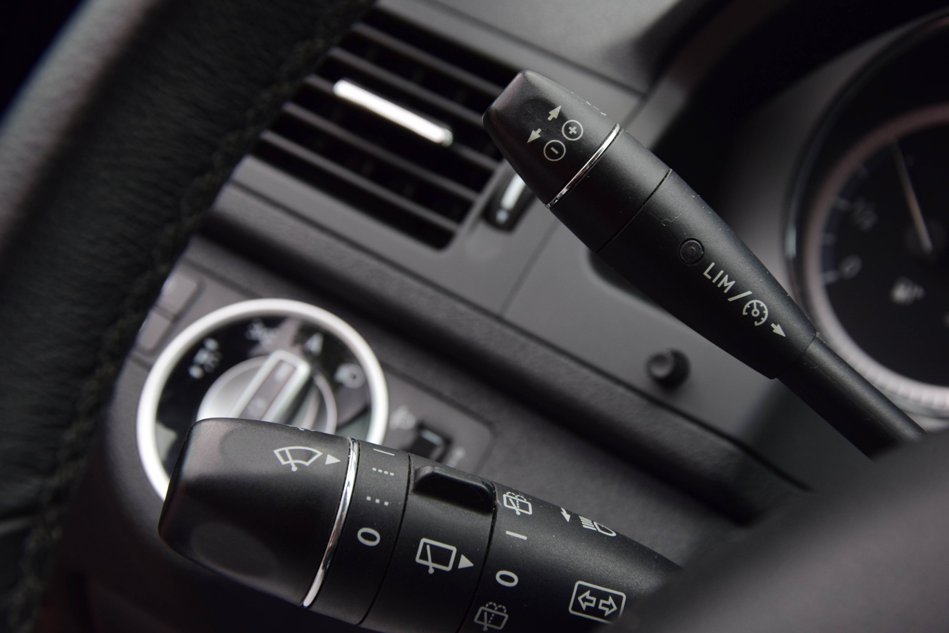 Mercedes-Benz C-Klasse 180 CGI BE Avantgarde Comand/DVD/Pts Aut5 Foto 11