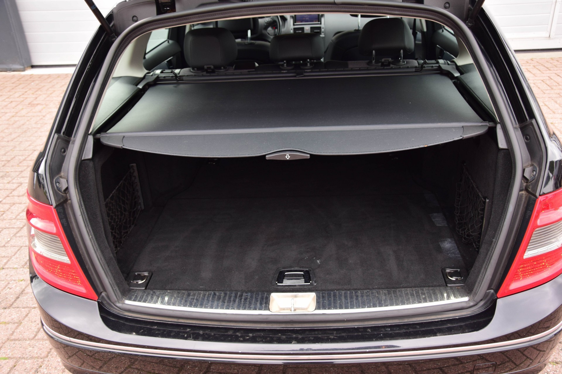 Mercedes-Benz C-Klasse 180 CGI BE Avantgarde Comand/DVD/Pts Aut5 Foto 14