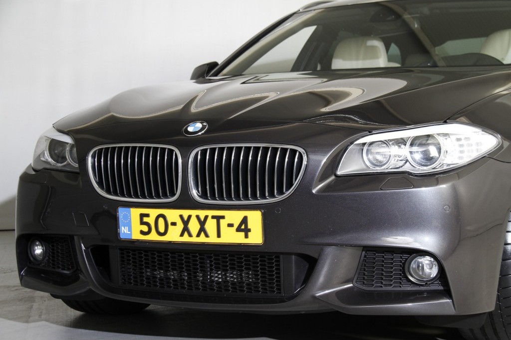 BMW 5 Serie 530D High Executive M Panorama 19" Aut8 Foto 18