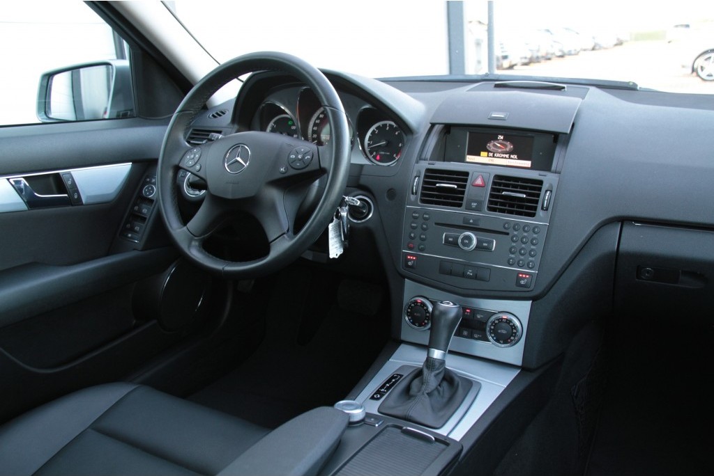 Mercedes-Benz C-Klasse 350 Cdi BE Avantgarde Sport/Leer/Navi/Xenon/Pts Aut7 Foto 6