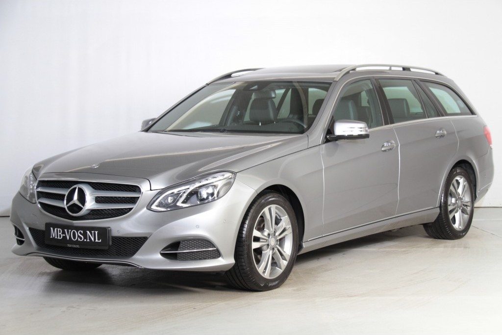 Mercedes-Benz E-Klasse Estate 200 Estate Avantgarde Schuifdak/Navi/ILS Aut7 Foto 1