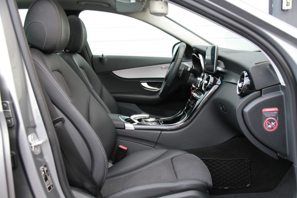 Mercedes-Benz C-Klasse 220 Bluetec Avantgarde Dak/Com/ILS/Spoor/Trhk Aut7 Foto 3