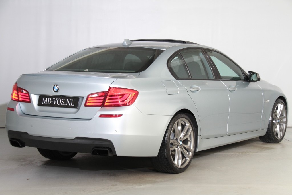 BMW 5 Serie M550d X-Drive HUD/ACC/Merino/Individual Aut8 1ste eigenaar Foto 2