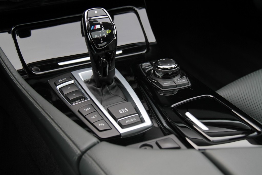 BMW 5 Serie M550d X-Drive HUD/ACC/Merino/Individual Aut8 1ste eigenaar Foto 8