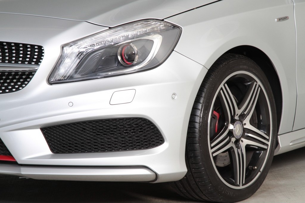 Mercedes-Benz A-Klasse 250 Sport AMG/Leer/Navi/ Xenon/Pts Aut7 Foto 13