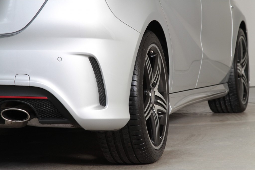 Mercedes-Benz A-Klasse 250 Sport AMG/Leer/Navi/ Xenon/Pts Aut7 Foto 19