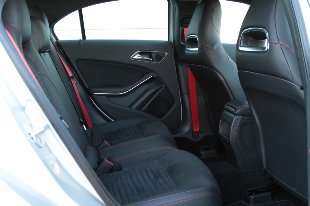 Mercedes-Benz A-Klasse 250 Sport AMG/Leer/Navi/ Xenon/Pts Aut7 Foto 4