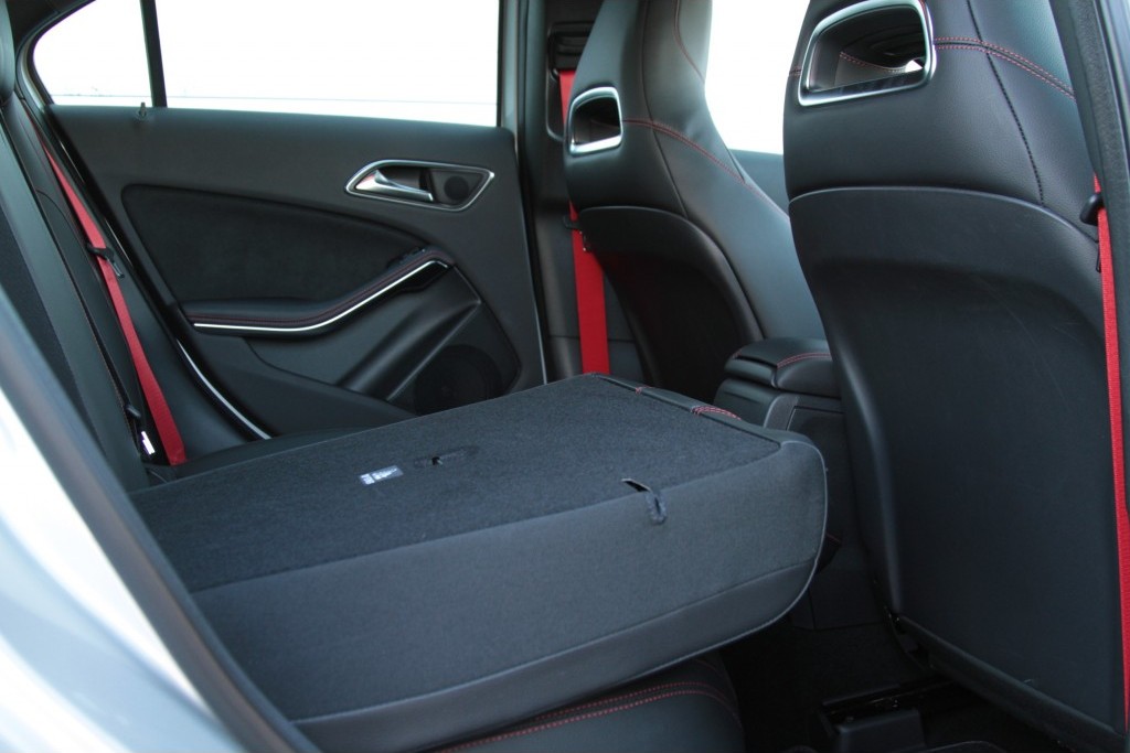 Mercedes-Benz A-Klasse 250 Sport AMG/Leer/Navi/ Xenon/Pts Aut7 Foto 5