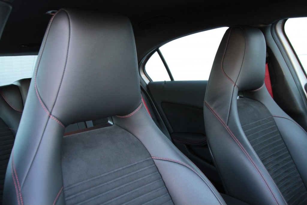 Mercedes-Benz A-Klasse 250 Sport AMG/Leer/Navi/ Xenon/Pts Aut7 Foto 8