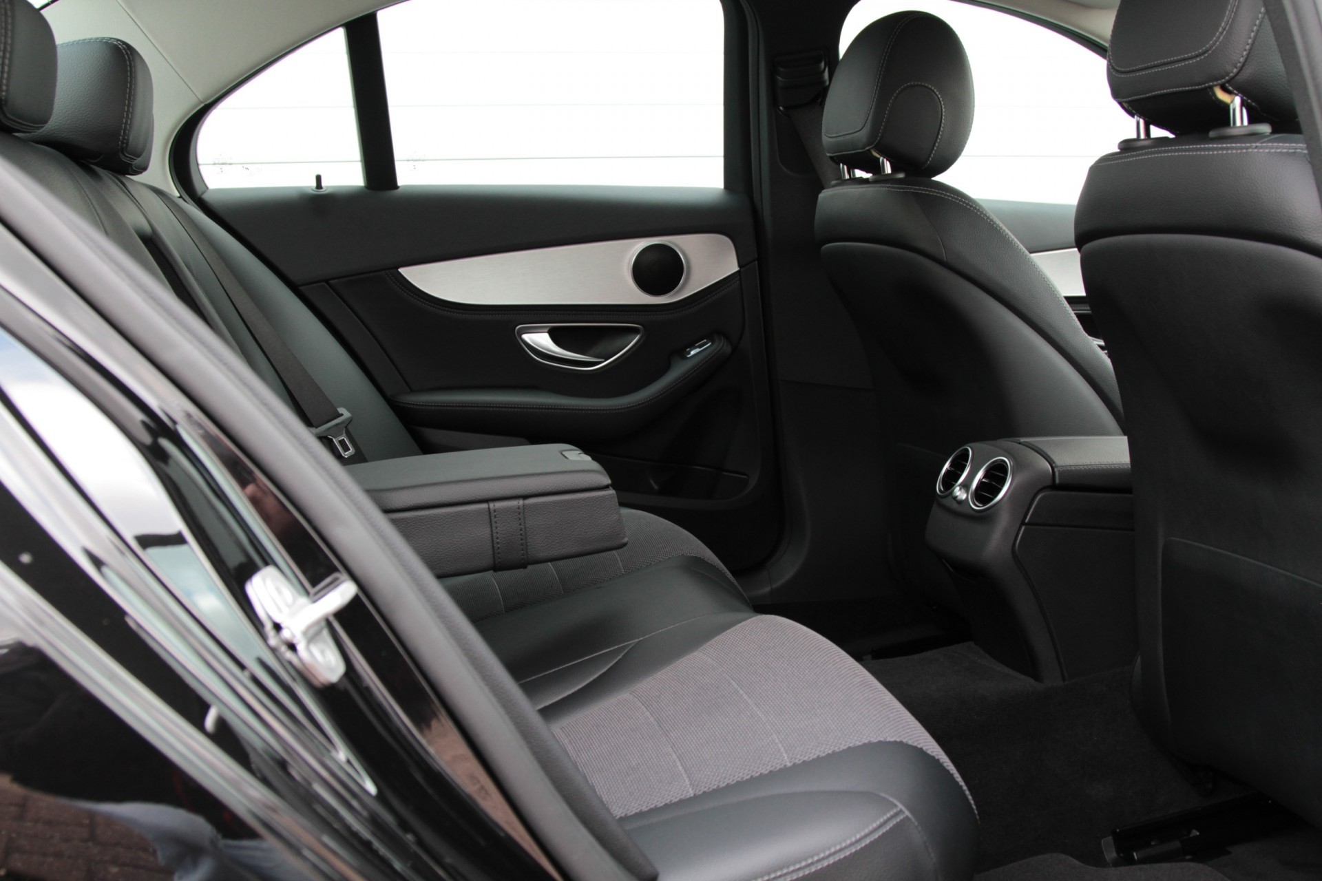 Mercedes-Benz C-Klasse 180 Avantgarde Comand/Spoorpakket/Stoelverwarming Aut7 Foto 4