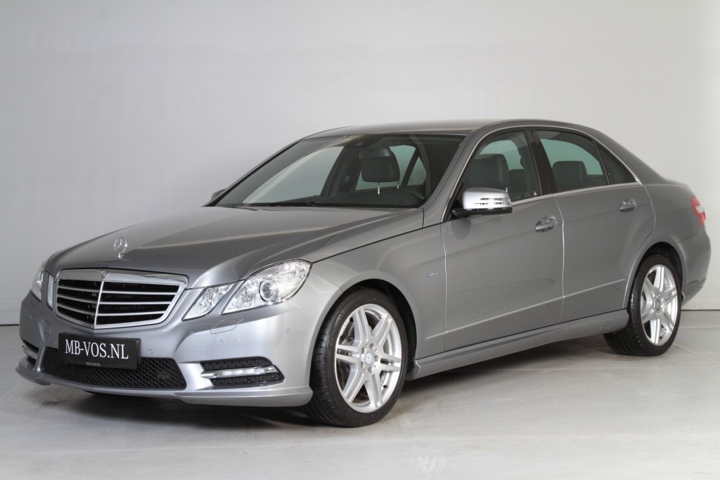 Mercedes-Benz E-Klasse 200 Avantgarde AMG Leer/Com/ILS Aut7 Foto 1