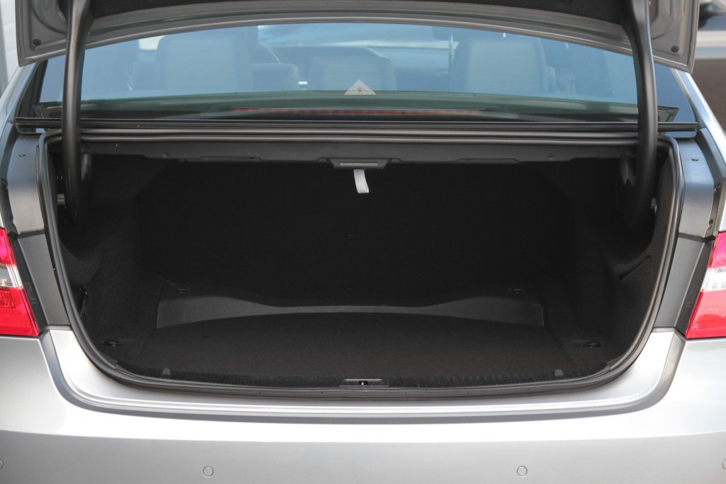 Mercedes-Benz E-Klasse 200 Avantgarde AMG Leer/Com/ILS Aut7 Foto 11