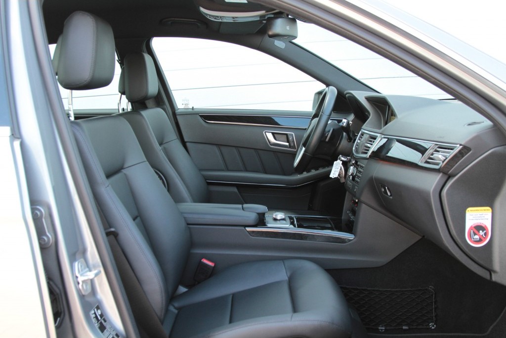 Mercedes-Benz E-Klasse 200 Avantgarde AMG Leer/Com/ILS Aut7 Foto 3